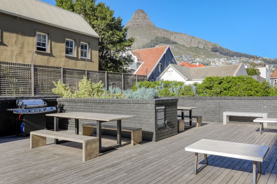 1 Bedroom Property for Sale in Sea Point Western Cape